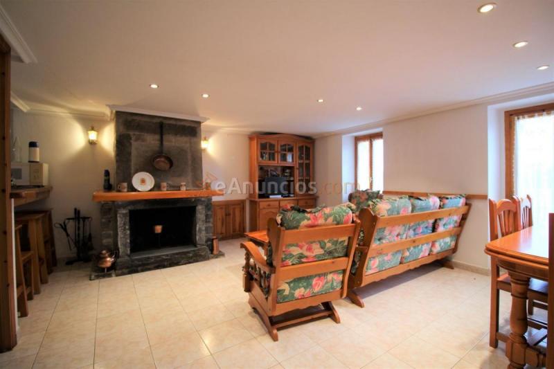 Adosado en venta en  Principal, Poblaciones sur, Jaca