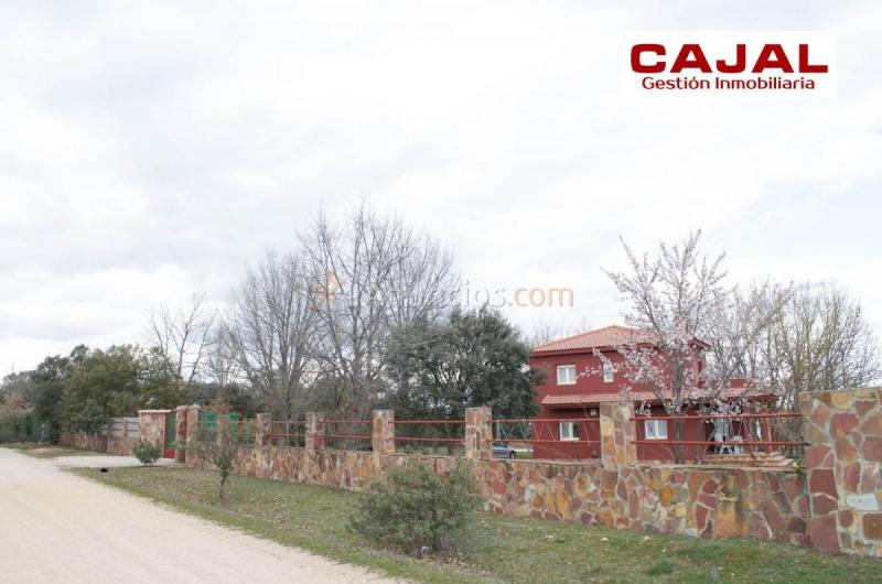 Adosado en venta en  Fresno de Cantespino