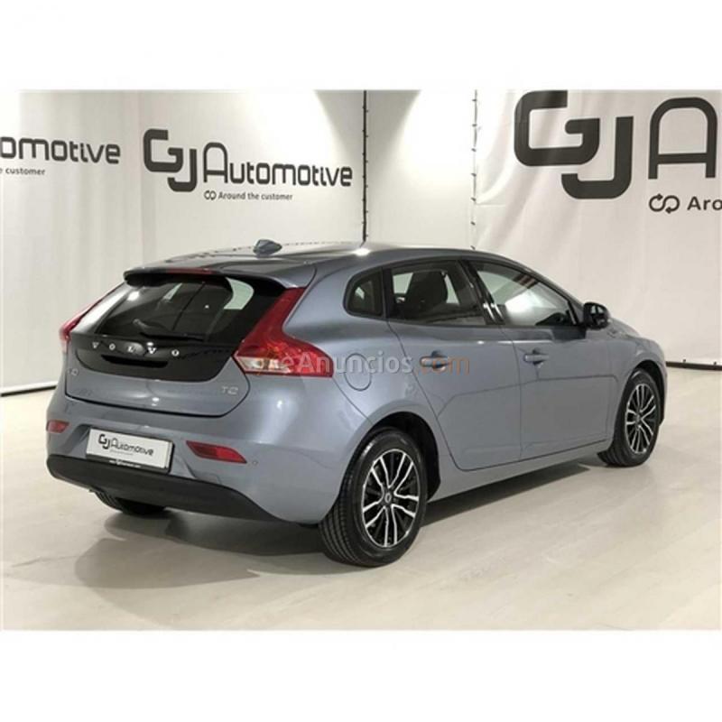 Volvo V40 MY19 2.0 T2 Momentum Manual Mussel Blue 120cv
