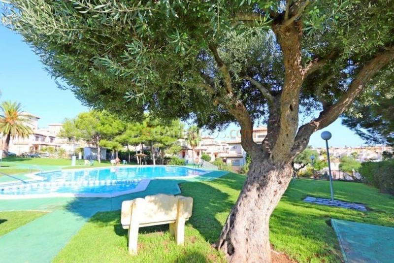 Apartamento en residencial cerrado con piscina