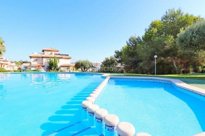 Apartamento en residencial cerrado con piscina