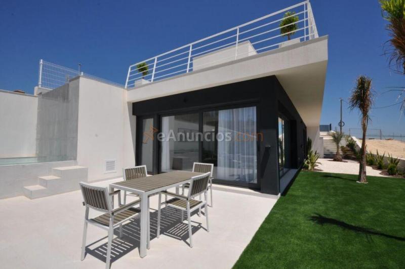 Casa-Chalet en Venta en San Miguel De Salinas Alicante