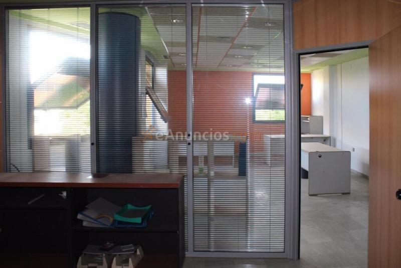 Magnífica  oficina en edificio, frente al Palacio de Congresos de Sevilla