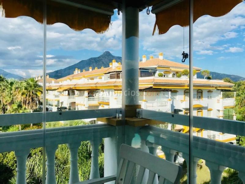 Casa-Chalet en Venta en Nueva Andalucia Málaga