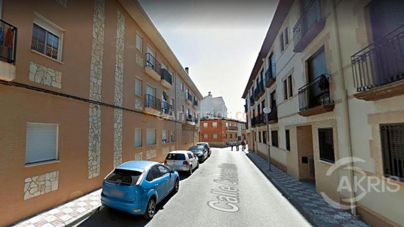 Local de esquina con 111m2 en Cedillo del Condado