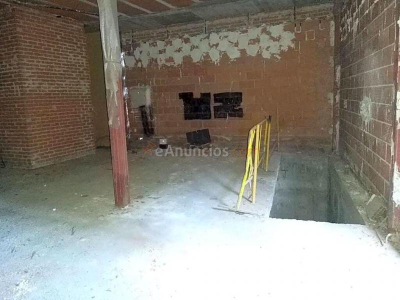 Local de esquina con 111m2 en Cedillo del Condado