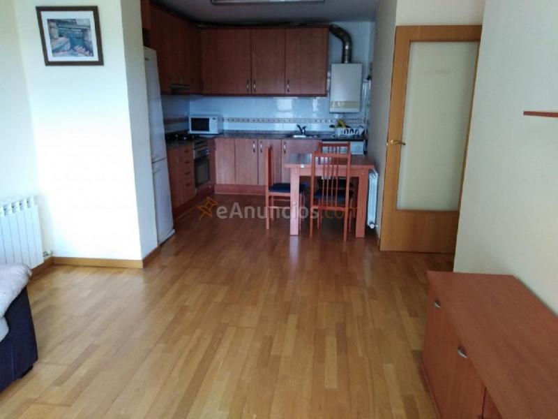 PISO SEMINUEVO EN VENTA DE 2 HABITACIONES CON INQUILINO, EN EL CASCO ANTIGUO DE MANRESA