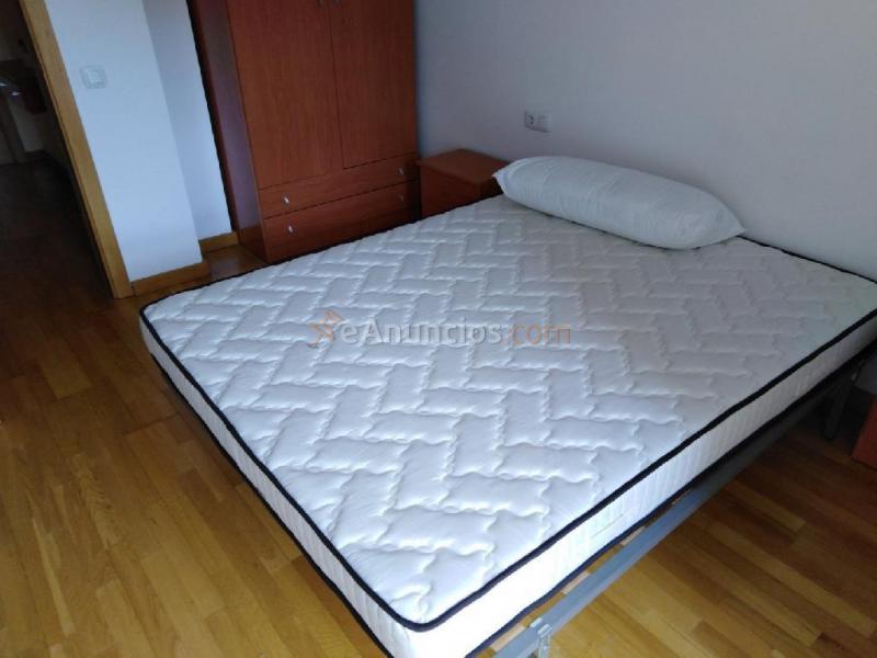 PISO SEMINUEVO EN VENTA DE 2 HABITACIONES CON INQUILINO, EN EL CASCO ANTIGUO DE MANRESA