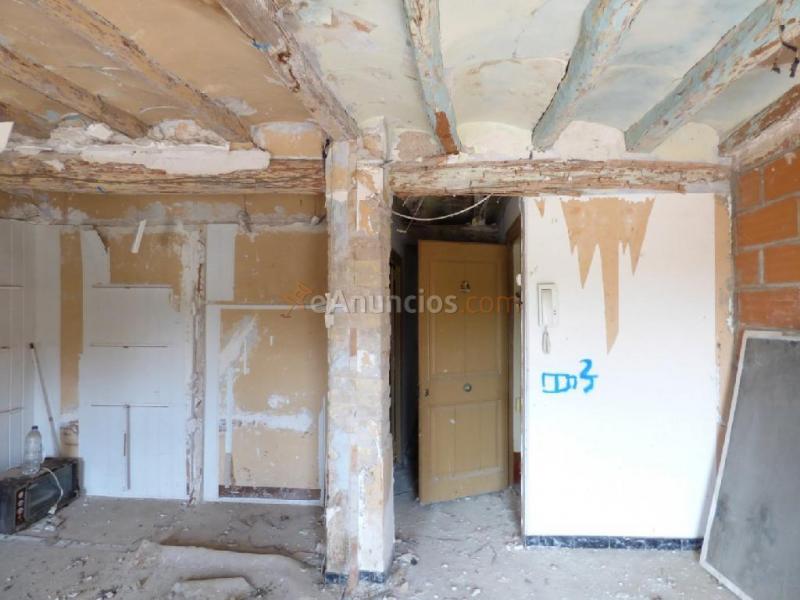 PISO PARA REFORMAR EN ZONA TRANQUILA DE SURIA A UN PASO DEL CENTRO EN VENTA