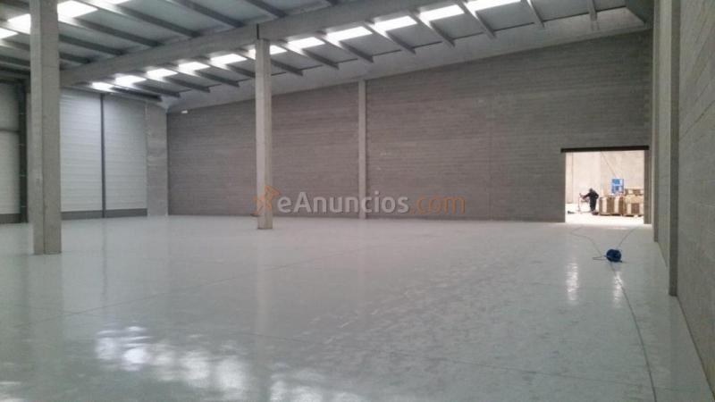 Nave industrial de Obra Nueva en Venta en Llers Girona