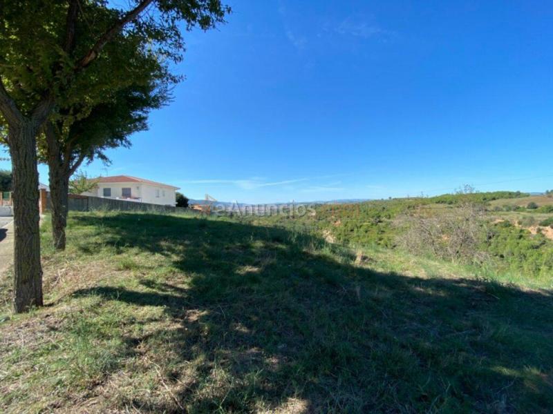 Parcela residencial de 2.000 m2 en Castellbisbal