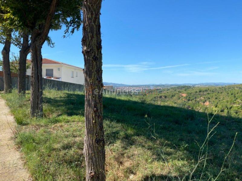 Parcela residencial de 2.000 m2 en Castellbisbal