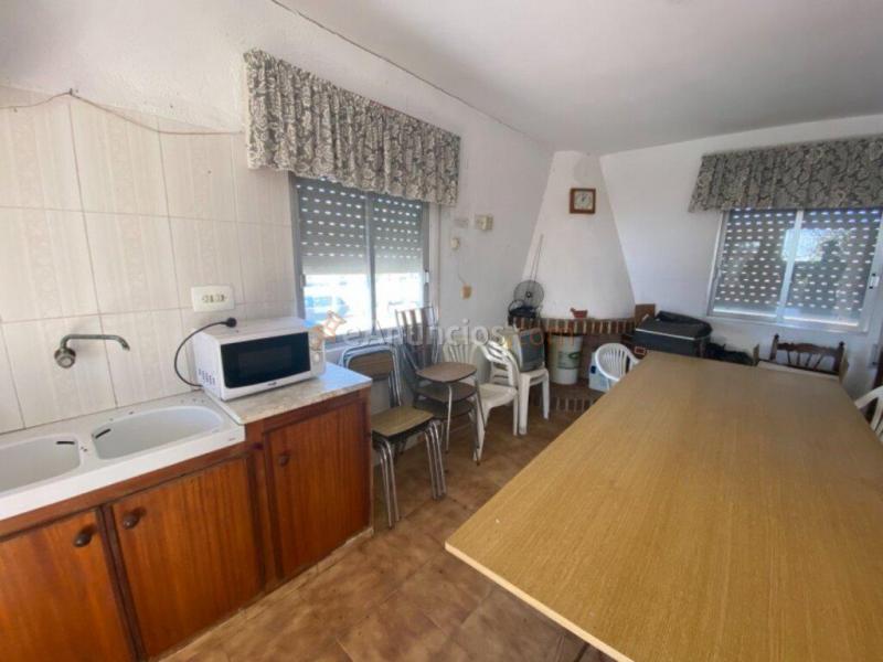 Granja en pleno funcionamiento cerca de Torreblanca