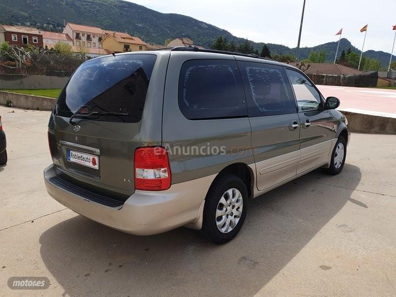 Kia Carnival 2.9 CDRi EX de 2014 con 178.590 Km por 3.900 EUR. en Madrid