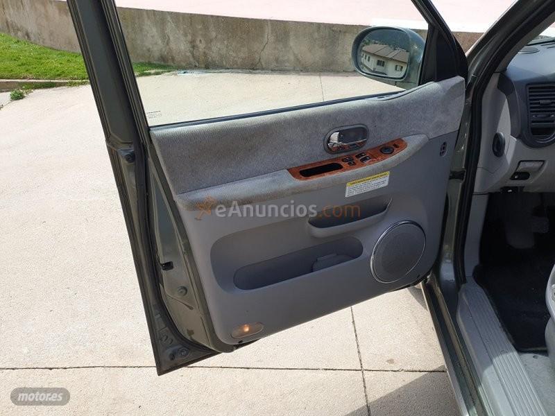 Kia Carnival 2.9 CDRi EX de 2014 con 178.590 Km por 3.900 EUR. en Madrid