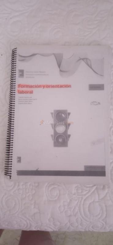 Vendo libros de auxiliar y también envío fotos de los t