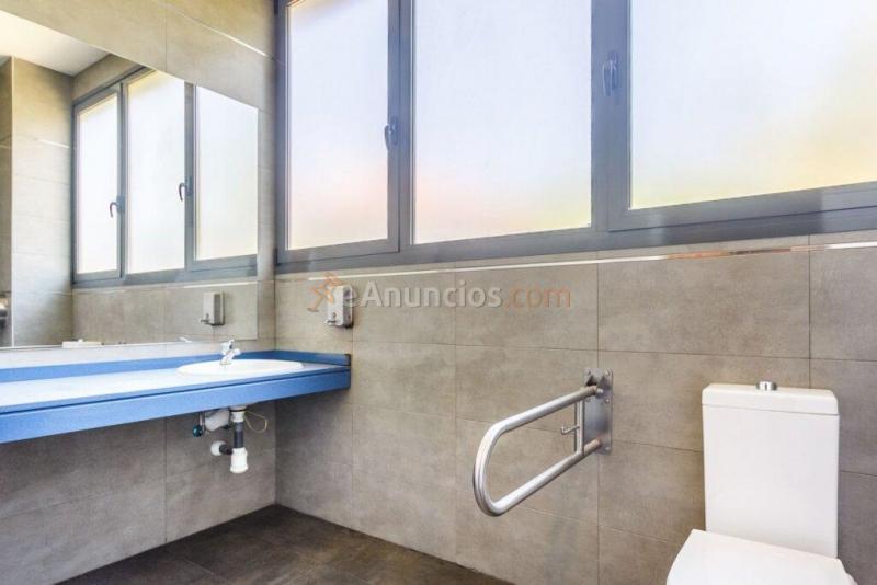 MAGNIFICAS OFICINAS CON 4 PLAZAS DE PARKING EN MANUEL SIUROT