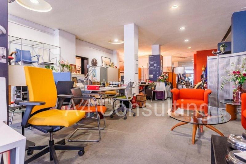 LOCAL DE ESQUINA CON AMPLIA FACHADA JUNTO PARROQUIA DE LOS REMEDIOS