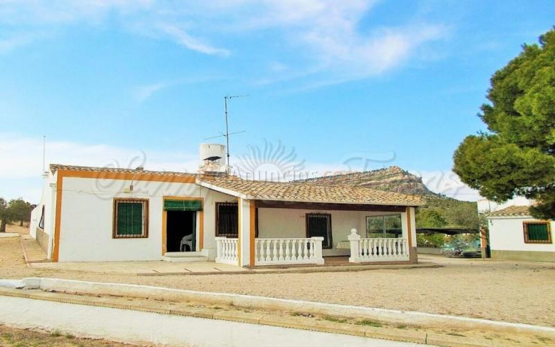 Casa de campo-Masía en Venta en Yecla Murcia