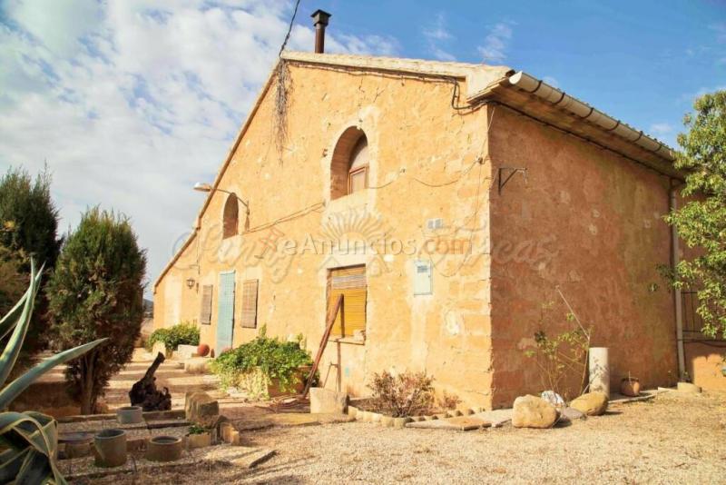 Casa de campo-Masía en Venta en Yecla Murcia