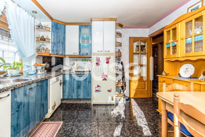 Chalet en venta de 280 m Calle Narcea, 24100 Villablino (León)