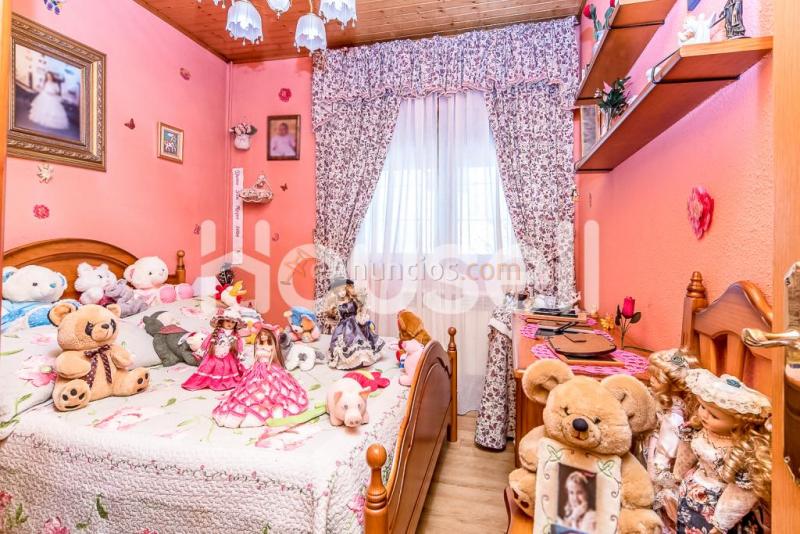 Chalet en venta de 280 m Calle Narcea, 24100 Villablino (León)