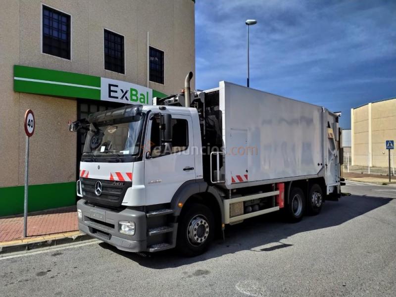 Camion de recojida basura mercedes