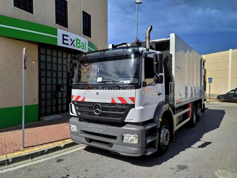 Camion de recojida basura mercedes