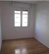 Se alquila piso en sagrada familia