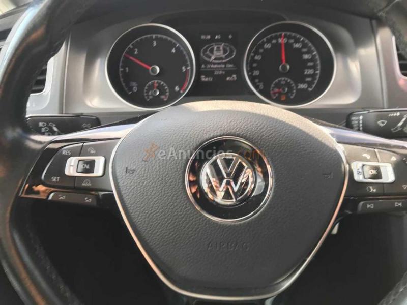 Volkswagen Golf 1.6 BLUEMOTION 