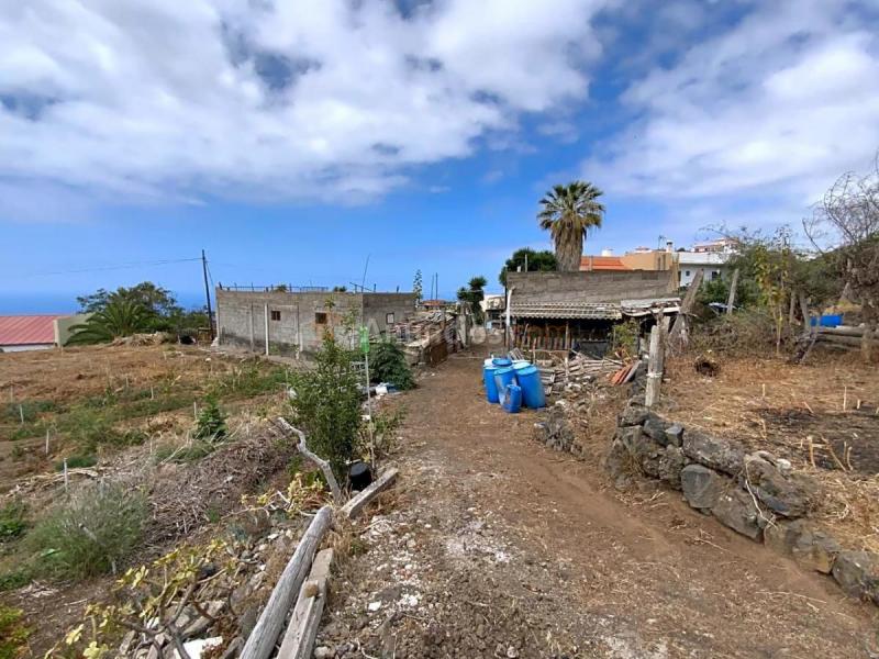 Se vende casa rural con finca