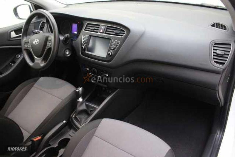 Hyundai i20 1.2 MPI Essence LE Essence LE de 2019 con 5.597 Km por 11.990 EUR. en Madrid