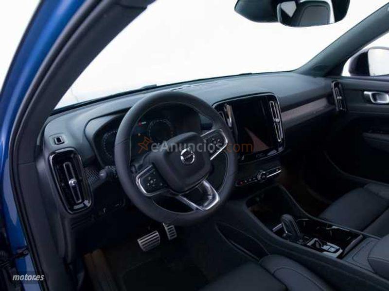 Volvo XC40 XC40 B4 (G) AWD R-Design Automatico de 2021 con 10 Km por 45.900 EUR. en Zaragoza