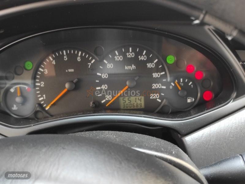 Ford Focus 1.8 TDI ambiente de 1999 con 300.689 Km por 1.000 EUR. en Granada