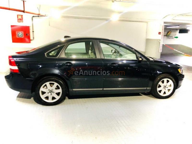 Volvo S40 2.4 Momentum 140cv. Impecable  