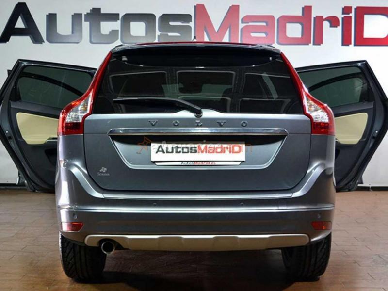 Volvo XC-60 2.0 D3 Momentum Auto