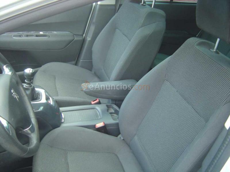 Peugeot 5008 1.6 B HDI  ALLURE 