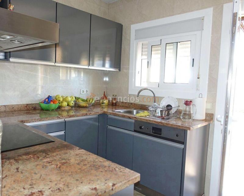 Adosada en Venta en Escala, L Girona