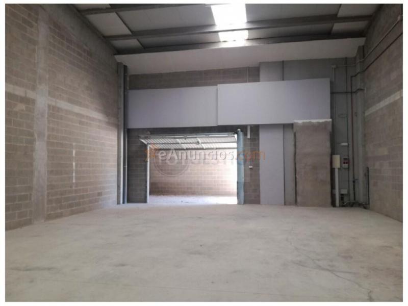 Nave industrial en Alquiler en Santa Coloma De Farners Girona Ref: LLOGNAU-9045 STA COLOMA