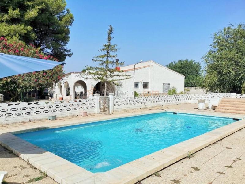 Casa-Chalet en Venta en Villena Alicante