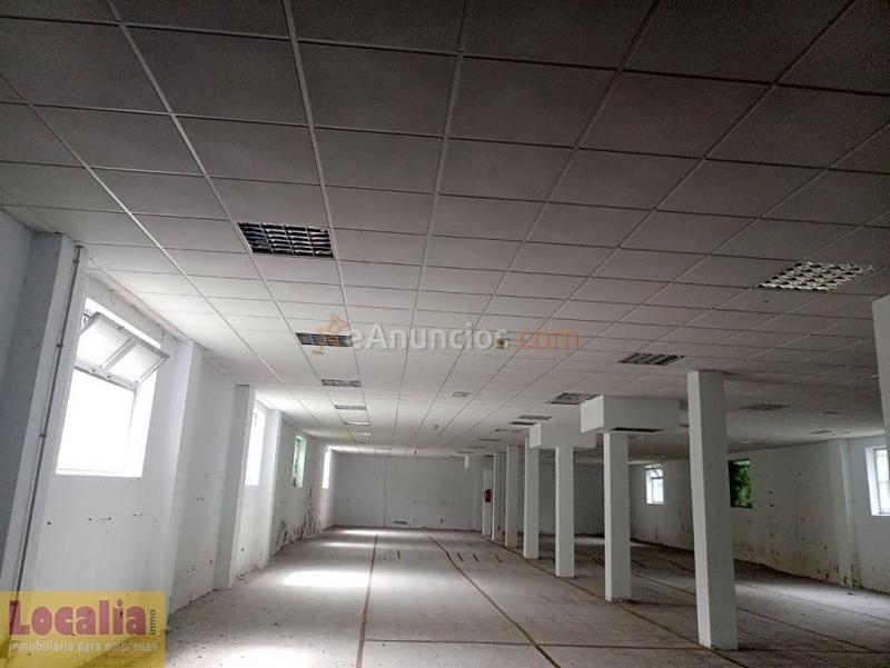 Amplio local comercial en Torrelavega