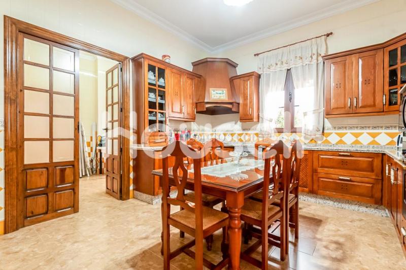 Casa en venta de 1000 m en Calle Vicente Orti Peralta, 23780 Lopera, Jaén.