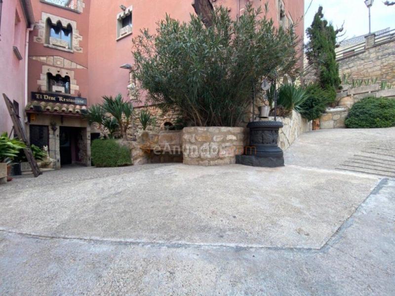 Complejo rural de restaurante y tres viviendas