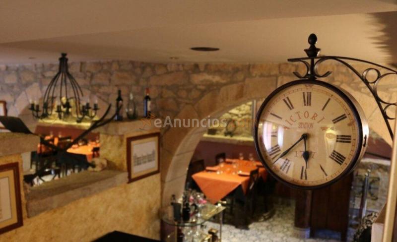 Complejo rural de restaurante y tres viviendas