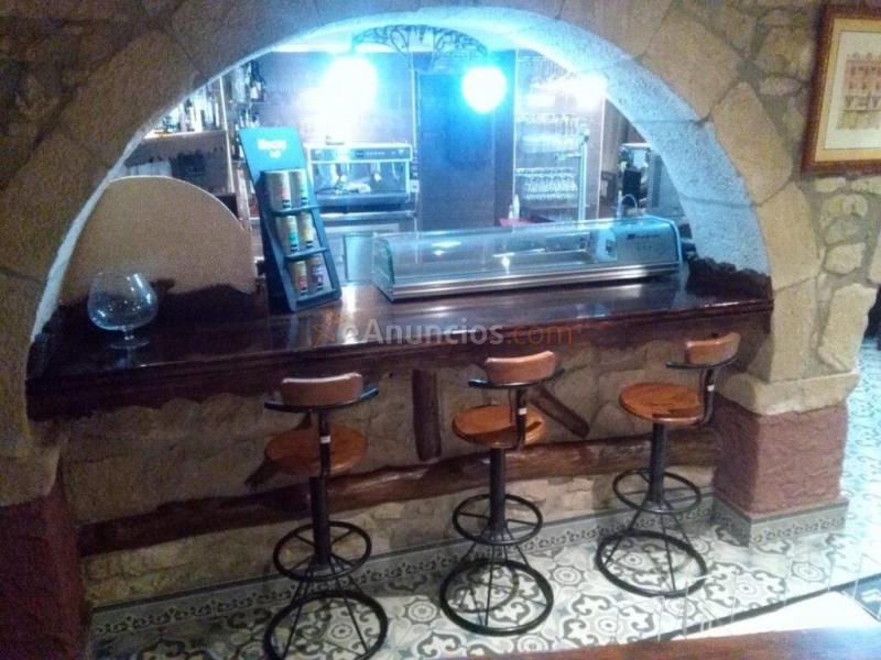 Complejo rural de restaurante y tres viviendas