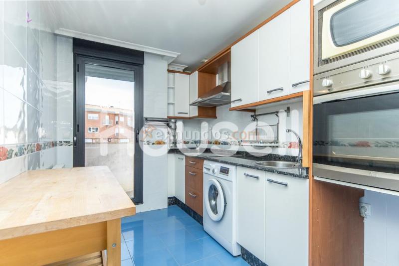 Piso en venta de 108 m en Avenida Antibióticos, 24009 León.