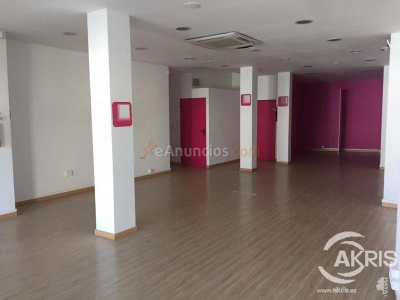 LOCAL COMERCIAL DE 94 M2 EN BUEN ESTADO DE CONSERVACION