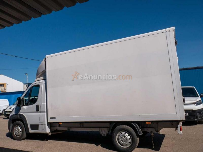 Fiat Ducato Maxi 2.0HDi 130cv Camión caja cerrada 