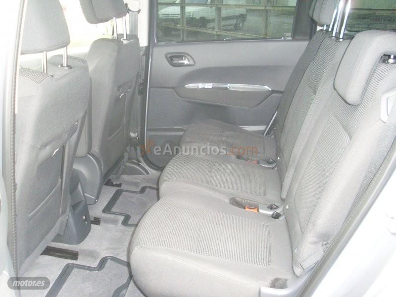 Peugeot 5008 PEUGEOT  HDI STYLE  7PLAZAS de 2016 con 120.773 Km por 14.000 EUR. en Pontevedra