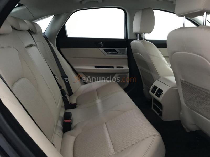 Jaguar XF 2.0D I4 132KW PRESTIGE AUTO 180 4P